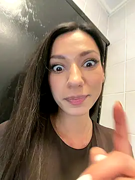  MiaQueen  online show from December 22, 8:31 pm