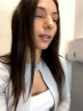  MiaQueen  online show from January 7, 10:59 pm