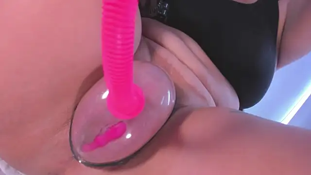 Snapshot of aniiee_x chatting on November 23, 5:01 pm aniiee x online show from November 23, 5:01 pm