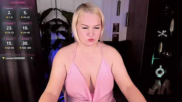YolandaKiss online show from July 13, 10:31 pm