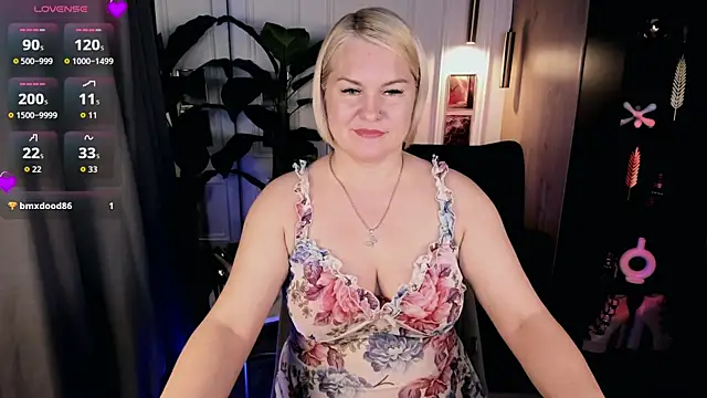 YolandaKiss online show from June 15, 8:30 pm