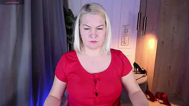 YolandaKiss online show from March 10, 7:50 pm