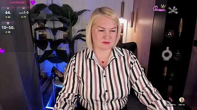 YolandaKiss online show from May 13, 8:05 pm
