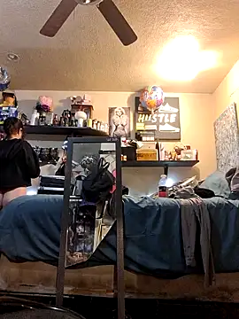 Justjennyy online show from March 10, 9:45 am