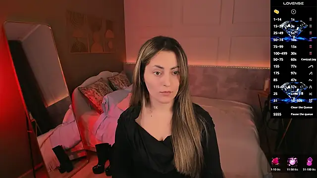 KylieMellow online show from April 7, 1:46 pm