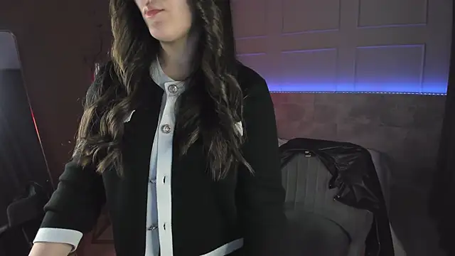 KylieMellow online show from September 22, 5:46 am