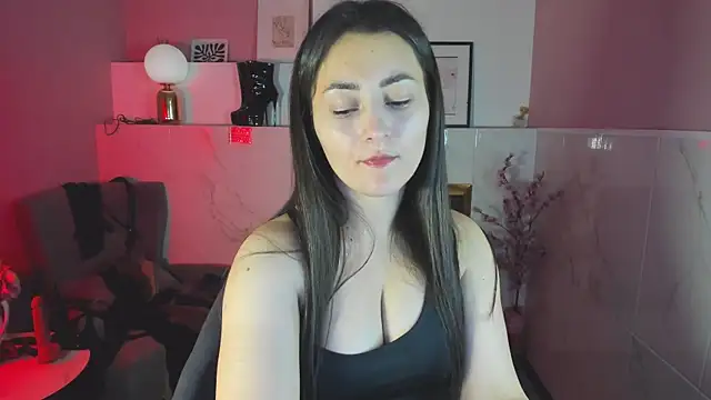 Snapshot of KylieMellow chatting on November 6, 1:15 pm KylieMellow online show from November 6, 1:15 pm