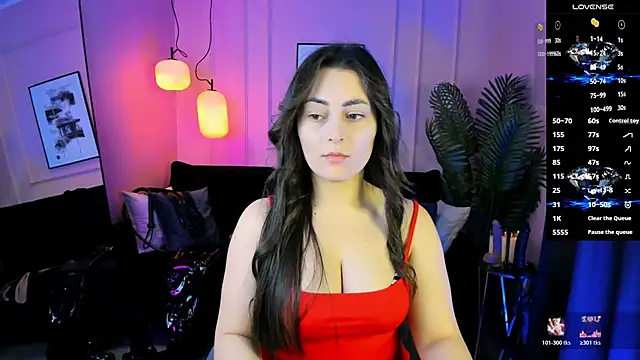 Snapshot of KylieMellow chatting on November 14, 5:44 am KylieMellow online show from November 14, 5:44 am