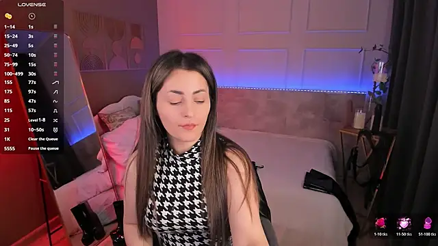 KylieMellow online show from May 15, 5:27 am