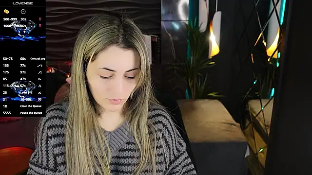 KylieMellow online show from February 12, 5:29 am