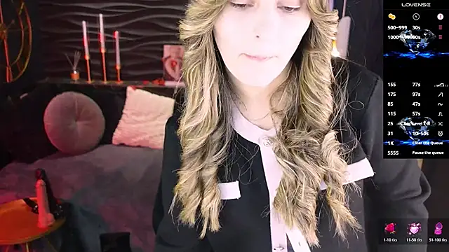 KylieMellow online show from March 19, 5:51 am