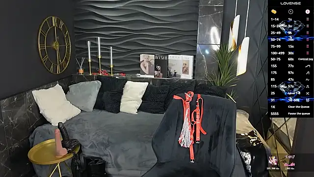 KylieMellow online show from April 27, 1:31 pm