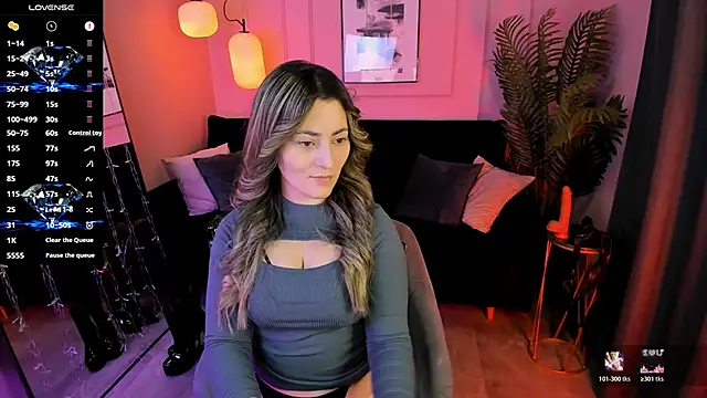 KylieMellow online show from April 13, 1:15 pm