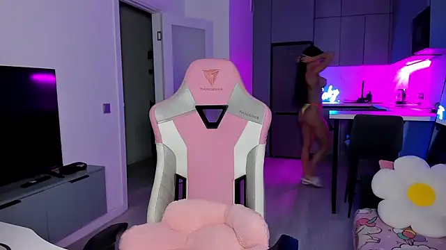 wow lovie online show from March 16, 5:04 am