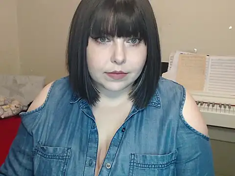 BettyMilla online show from March 19, 1:55 pm