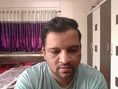 Snapshot of dhruv_love chatting on October 10, 4:02 am dhruv love online show from October 10, 4:02 am