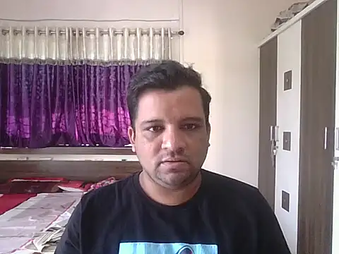Snapshot of dhruv_love chatting on October 6, 4:13 am dhruv love online show from October 6, 4:13 am