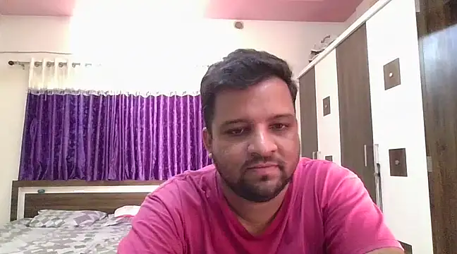 Snapshot of dhruv_love chatting on February 22, 11:35 am dhruv love online show from February 22, 11:35 am