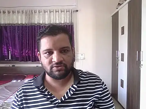 Snapshot of dhruv_love chatting on September 24, 4:19 am dhruv love online show from September 24, 4:19 am