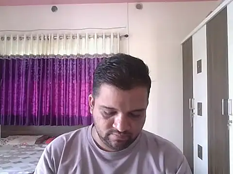 Snapshot of dhruv_love chatting on October 24, 3:49 am dhruv love online show from October 24, 3:49 am