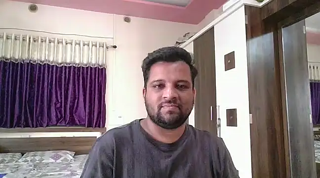Snapshot of dhruv_love chatting on February 6, 11:20 am dhruv love online show from February 6, 11:20 am