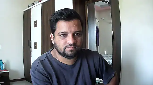Snapshot of dhruv_love chatting on December 3, 5:15 am dhruv love online show from December 3, 5:15 am