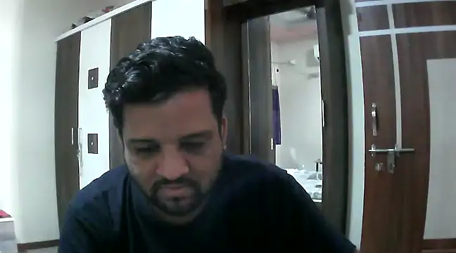 Snapshot of dhruv_love chatting on December 4, 4:48 am dhruv love online show from December 4, 4:48 am