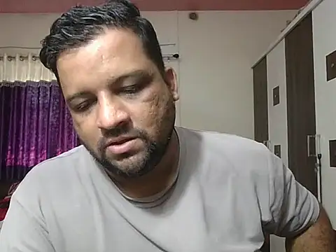 Snapshot of dhruv_love chatting on April 22, 4:19 am dhruv love online show from April 22, 4:19 am