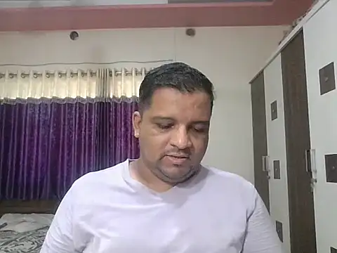 Snapshot of dhruv_love chatting on May 31, 7:25 am dhruv love online show from May 31, 7:25 am