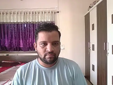 Snapshot of dhruv_love chatting on September 19, 4:05 am dhruv love online show from September 19, 4:05 am
