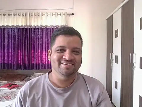 Snapshot of dhruv_love chatting on October 15, 4:22 am dhruv love online show from October 15, 4:22 am