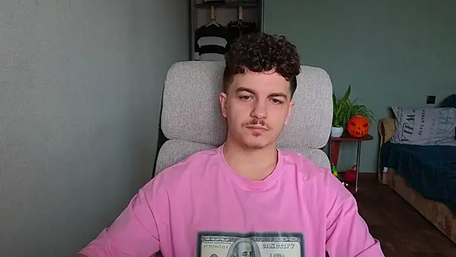 Remy Miles online show from November 28, 10:15 am