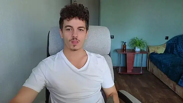 Remy Miles online show from October 13, 7:21 am