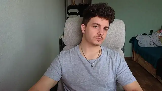 Remy Miles online show from March 17, 5:21 am