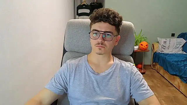 Remy Miles online show from November 27, 2:06 pm