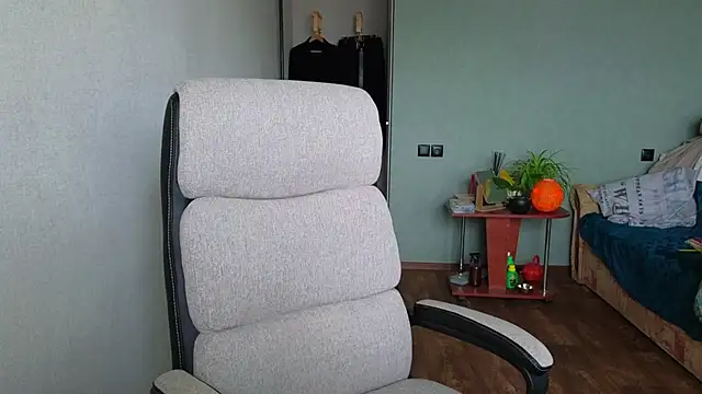 Remy Miles online show from November 17, 9:35 am