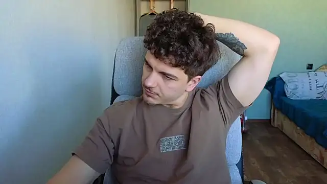 Remy Miles online show from February 10, 6:56 am