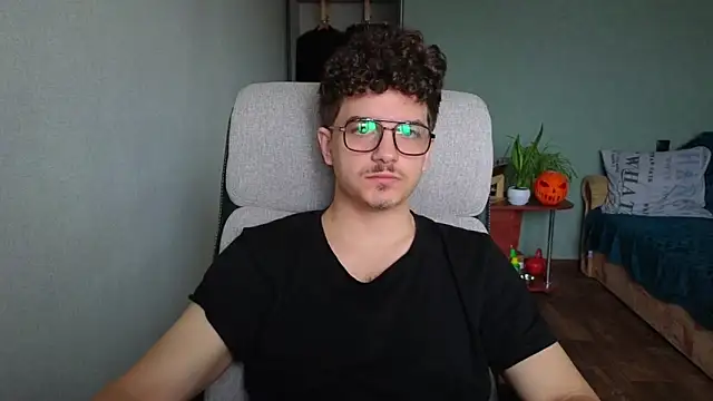 Remy Miles online show from November 24, 9:09 am