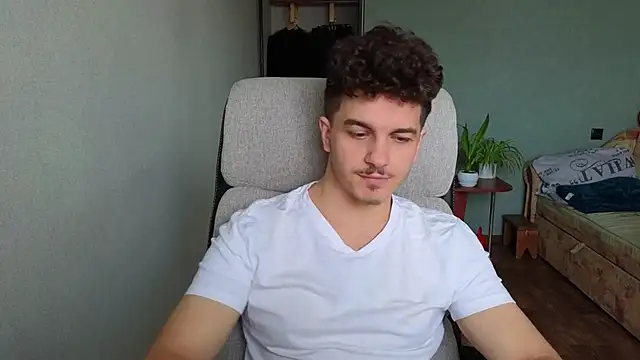 Remy Miles online show from December 5, 11:20 am