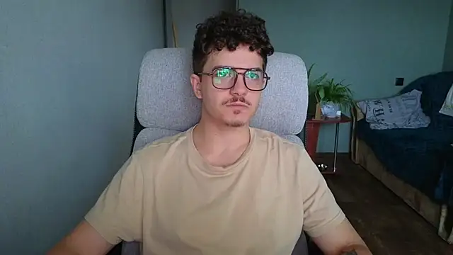 Remy Miles online show from October 31, 7:16 am