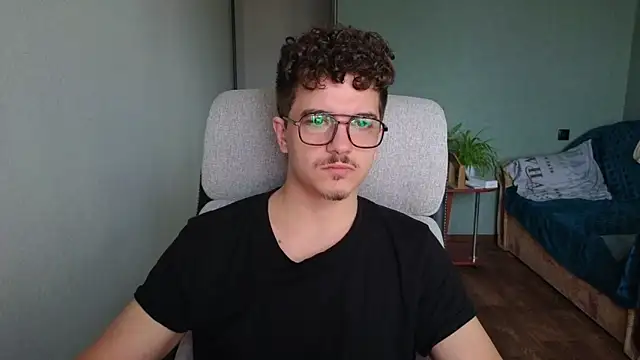 Remy Miles online show from October 27, 7:09 am