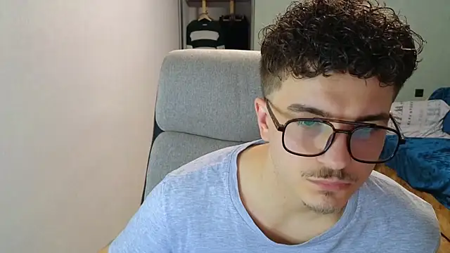 Remy Miles online show from November 26, 2:17 pm