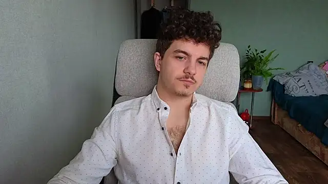 Remy Miles online show from April 9, 4:47 am