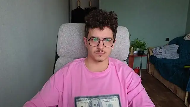 Remy Miles online show from November 7, 8:19 am