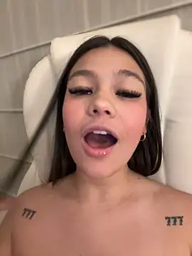 Alyshanon18 online show from March 23, 3:21 am