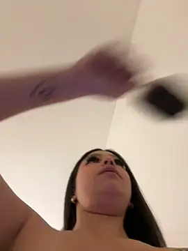 Alyshanon18 online show from March 2, 10:45 pm