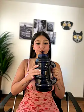 Alyshanon18 online show from October 21, 12:37 pm