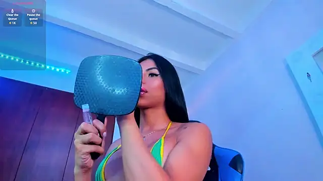 divinesalome online show from September 25, 7:42 pm