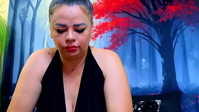ElizabethEven online show from October 15, 8:39 pm