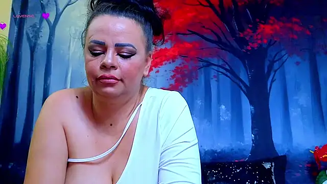 ElizabethEven online show from November 2, 10:48 pm